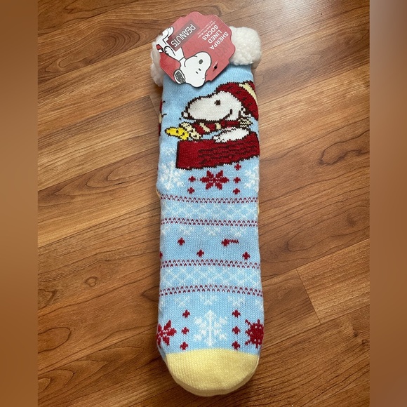 NWT-snoopy slipper socks - Picture 1 of 5